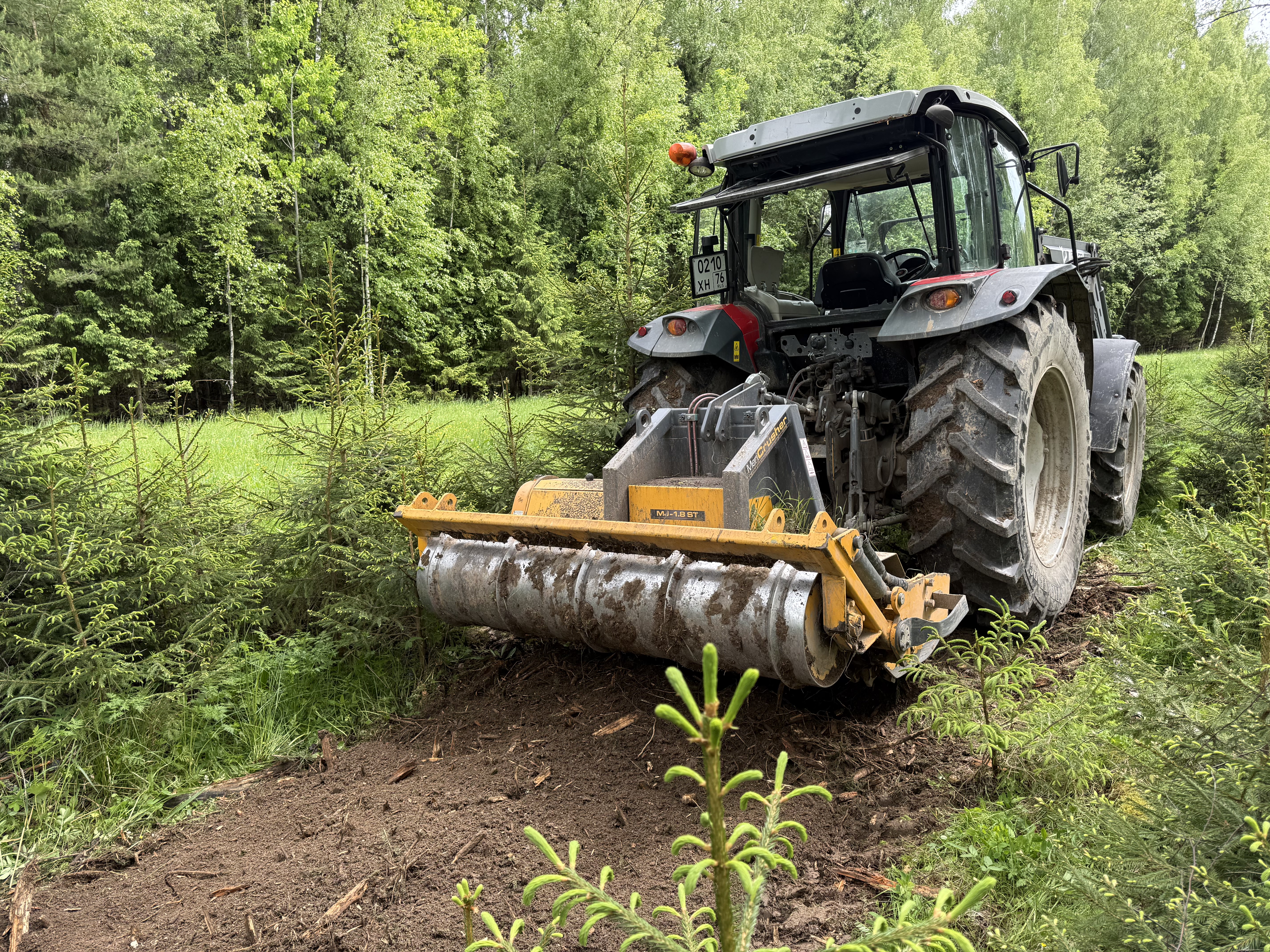 Massey Ferguson 6713 с ротоватором MeriCrusher MJ‑1.8 ST